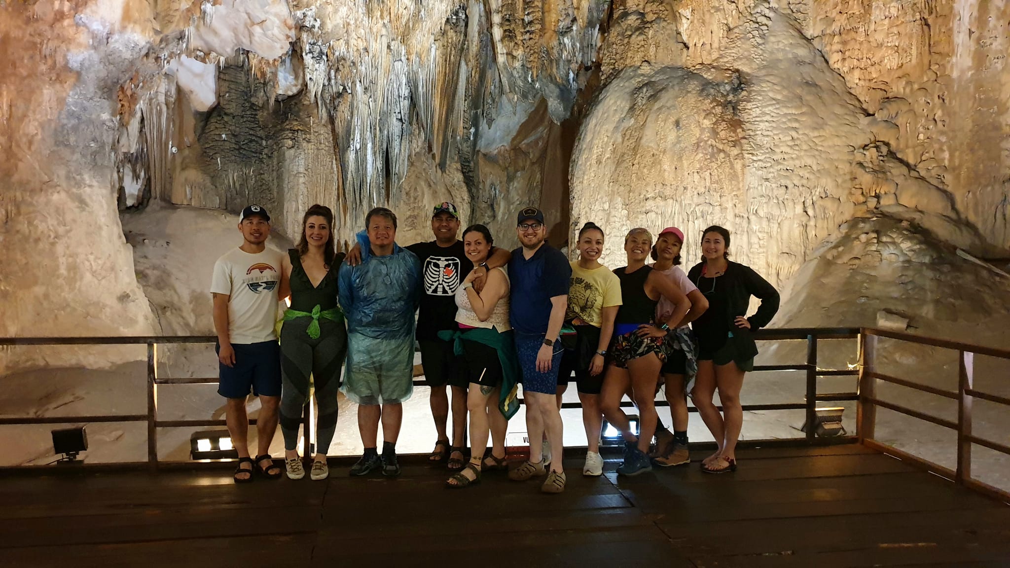 Travelers at Paradise Cave © 2024 V-Explorer® All rights reserved.