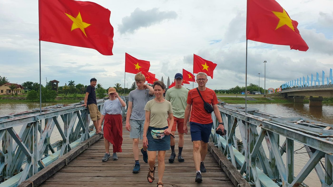DMZ Tour - Hien Luong Bridge © 2024 V-Explorer® All rights reserved.