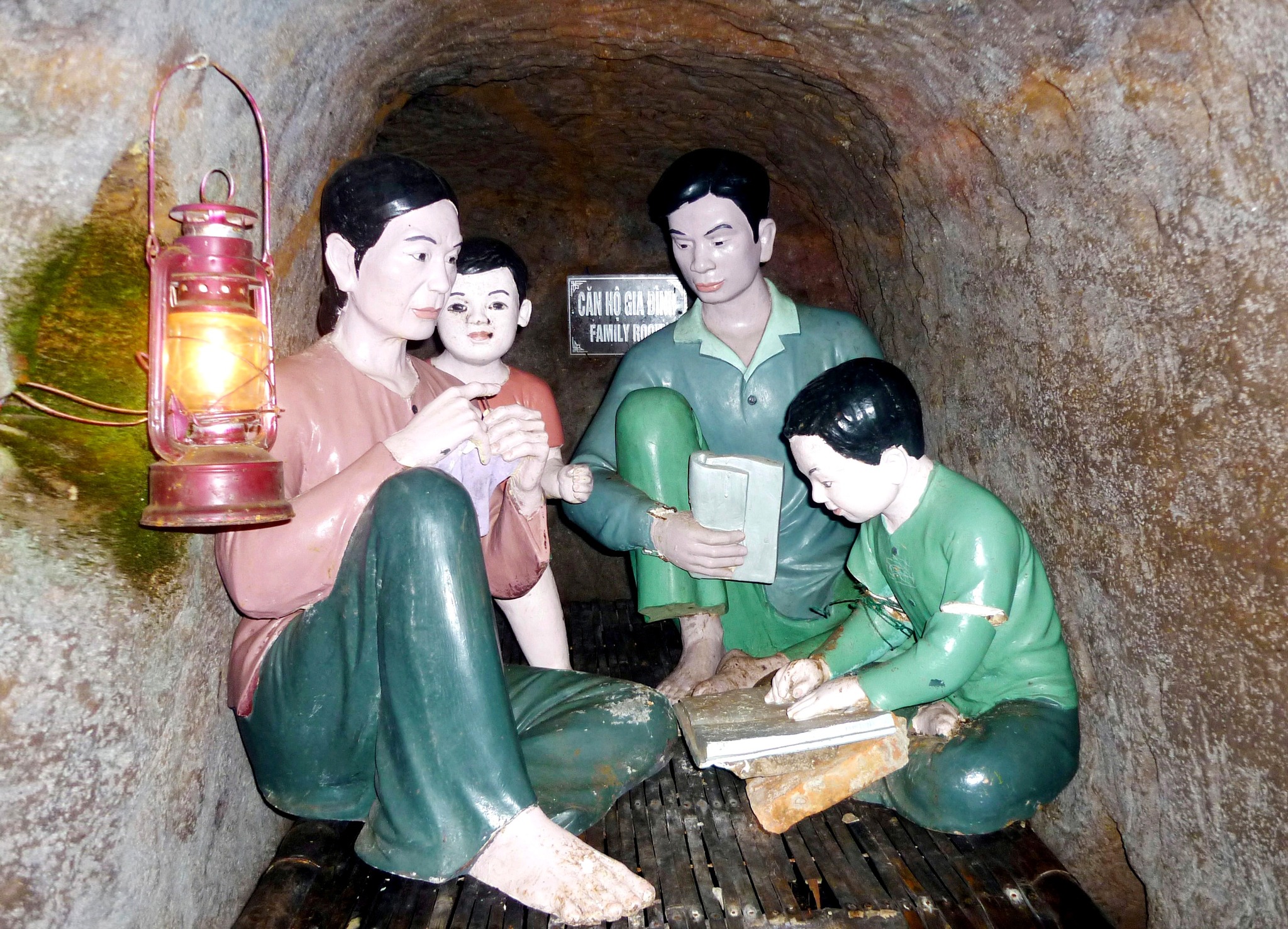 DMZ Tour - Vinh Moc Tunnels © 2024 V-Explorer®