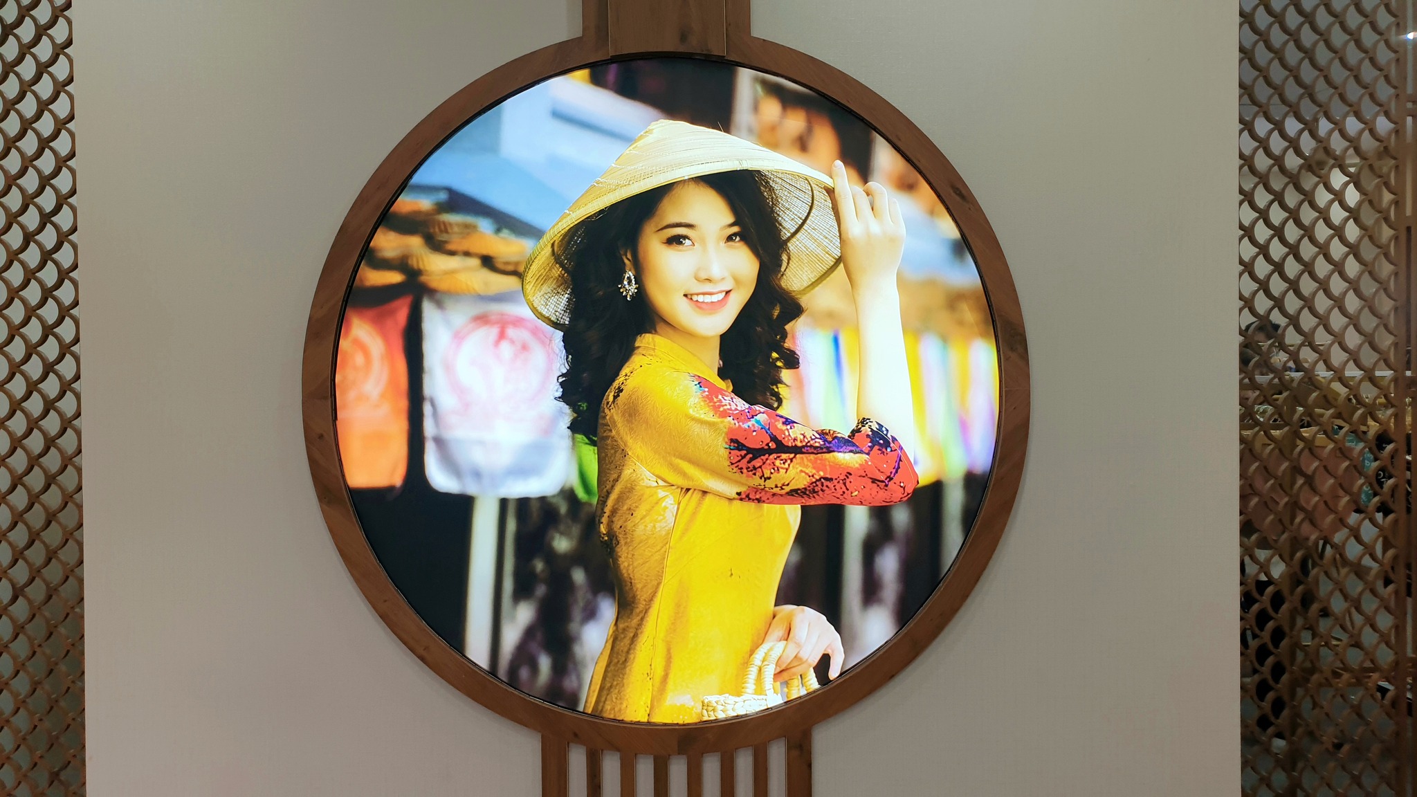 Hội An Silk – Premium Quality, A Must-Buy Shopping Opportunity in Vietnam © 2024 V-Explorer® All rights reserved.