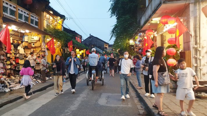 Top Nighttime Activities in Hoi An © 2024 V-Explorer® All rights reserved.